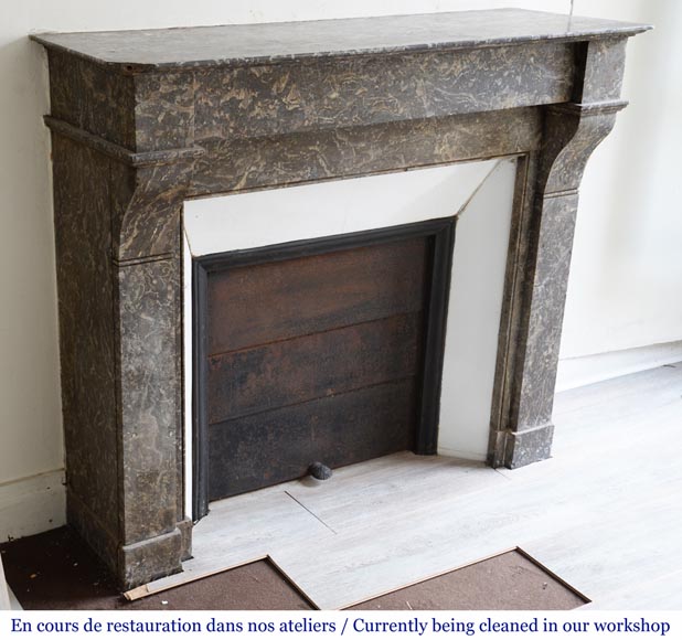 Cheminée ancienne de style Napoléon III en marbre à modillons Cheminée ancienne de style Napoléon III en marbre à modillons-2
