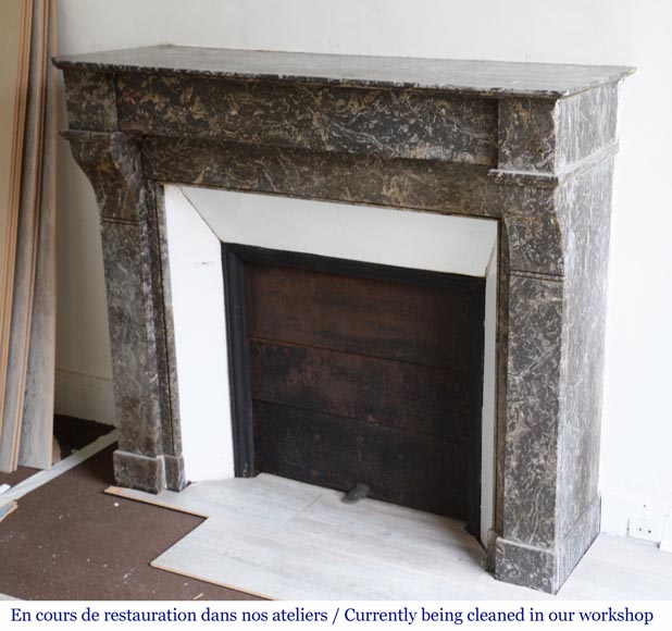 Cheminée ancienne de style Napoléon III en marbre à modillons Cheminée ancienne de style Napoléon III en marbre à modillons-3