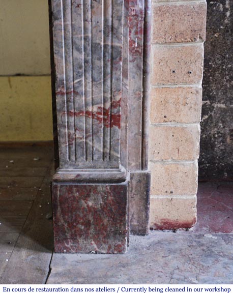 Cheminée ancienne de style Louis XVI en marbre Enjugerais avec sa dalle foyère Cheminée ancienne de style Louis XVI en marbre Enjugerais avec sa dalle foyère-4