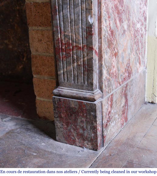 Cheminée ancienne de style Louis XVI en marbre Enjugerais avec sa dalle foyère Cheminée ancienne de style Louis XVI en marbre Enjugerais avec sa dalle foyère-7