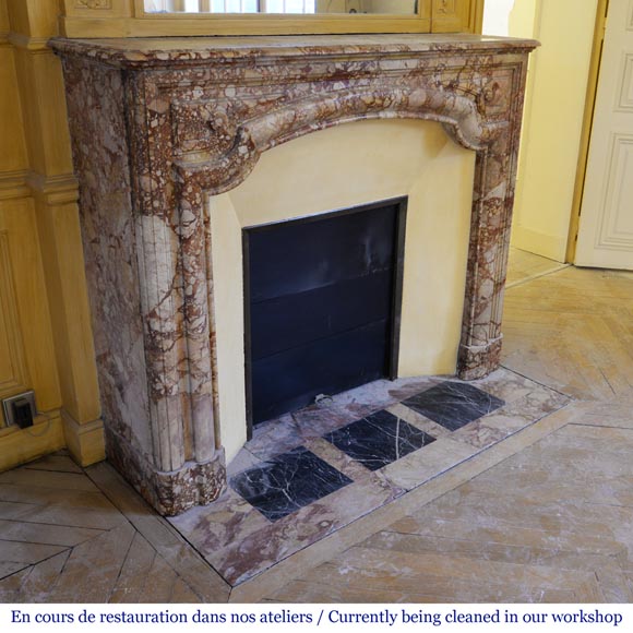 Cheminée ancienne de style Louis XIV à  Cheminée ancienne de style Louis XIV à