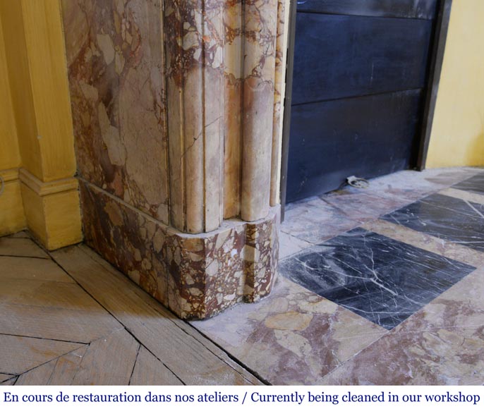 Cheminée ancienne de style Louis XIV à  Cheminée ancienne de style Louis XIV à