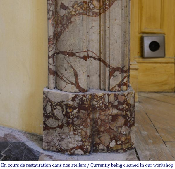 Cheminée ancienne de style Louis XIV à  Cheminée ancienne de style Louis XIV à