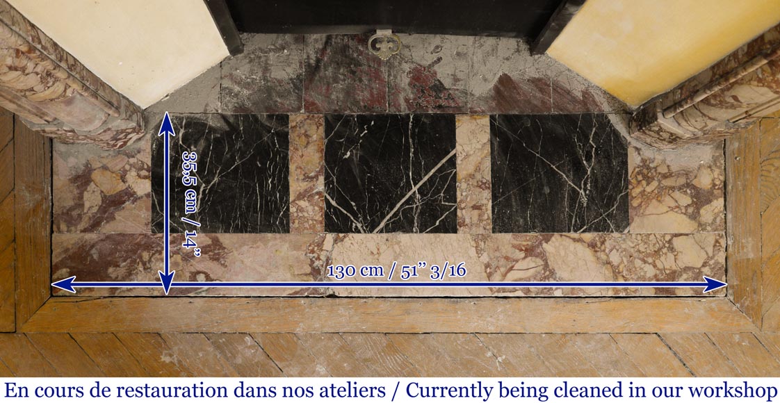 Cheminée ancienne de style Louis XIV à  Cheminée ancienne de style Louis XIV à