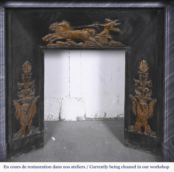 Cheminée de style Empire en marbre bleu turquin à colonnes en marbre statuaire Cheminée de style Empire en marbre bleu turquin à colonnes en marbre statuaire-11