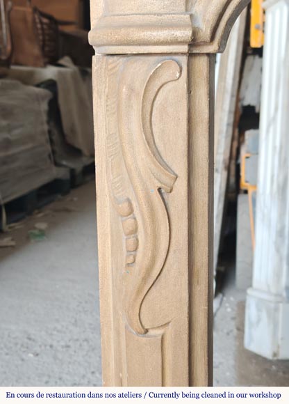 Cheminée d'époque Louis XV en pierre sculptée Cheminée d'époque Louis XV en pierre sculptée-4