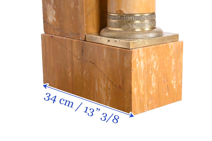 Cheminée de style Empire en marbre Jaune de Sienne à colonnes et rosaces en bronze doré Cheminée de style Empire en marbre Jaune de Sienne à colonnes et rosaces en bronze doré-10