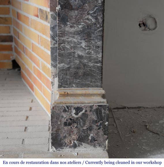 Cheminée ancienne de style Empire en brêche de Waulsort et décors en albâtre Cheminée ancienne de style Empire en brêche de Waulsort et décors en albâtre-7