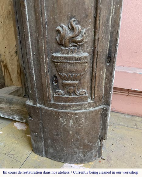 Cheminée d'époque Louis XVI en chêne  Cheminée d'époque Louis XVI en chêne -9