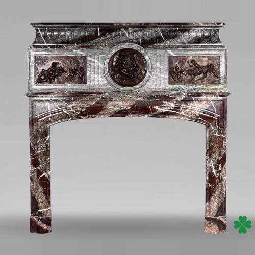 Cheminée en marbre Campan de style Louis XIV, bronzes (d’après CLODION)