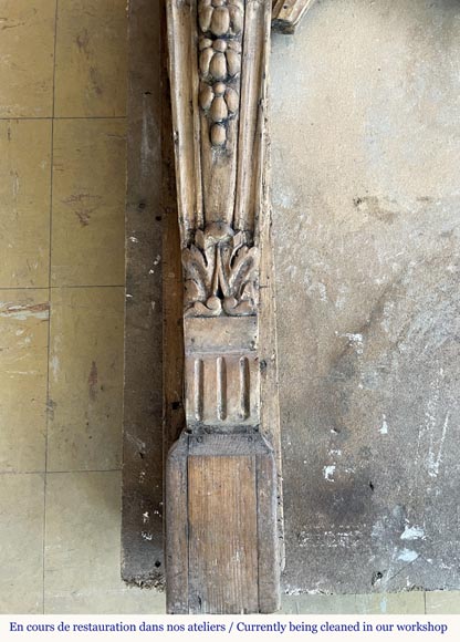 Cheminée ancienne en bois d'époque Louis XV richement sculptée Cheminée ancienne en bois d'époque Louis XV richement sculptée-5