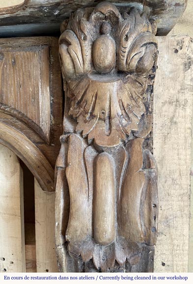 Cheminée ancienne en bois d'époque Louis XV richement sculptée Cheminée ancienne en bois d'époque Louis XV richement sculptée-7