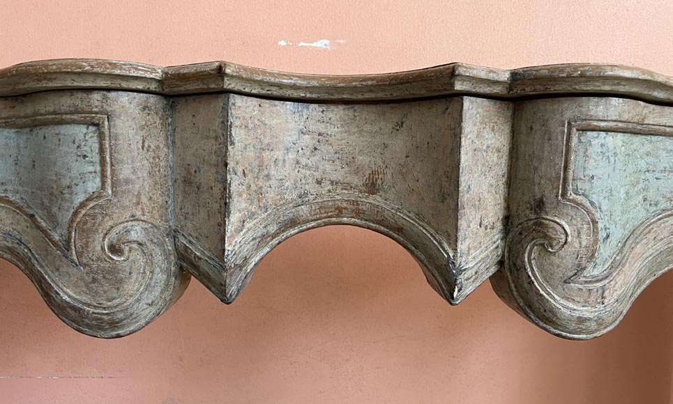 Cheminée d'époque Louis XV en chataignier avec polychromie bleu ancienne, XVIIIe siècle Cheminée d'époque Louis XV en chataignier avec polychromie bleu ancienne, XVIIIe siècle-1