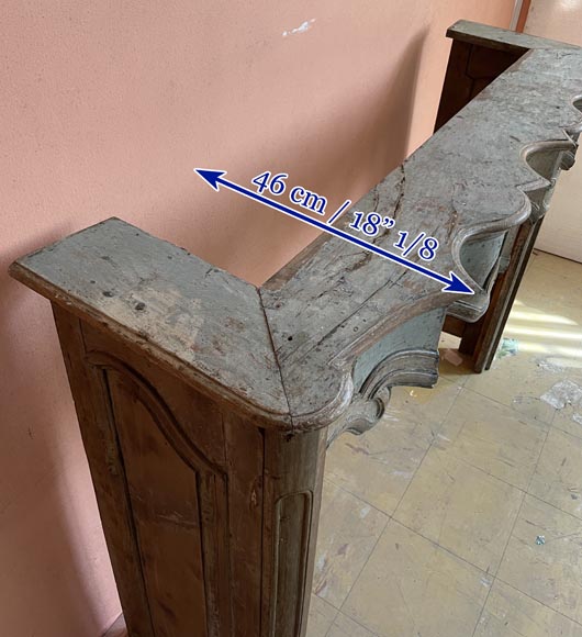 Cheminée d'époque Louis XV en chataignier avec polychromie bleu ancienne, XVIIIe siècle Cheminée d'époque Louis XV en chataignier avec polychromie bleu ancienne, XVIIIe siècle-7