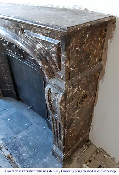 Cheminée ancienne de style Régence en Brèche Pavonazza Cheminée ancienne de style Régence en Brèche Pavonazza-4