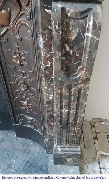 Cheminée ancienne de style Régence en Brèche Pavonazza Cheminée ancienne de style Régence en Brèche Pavonazza-5