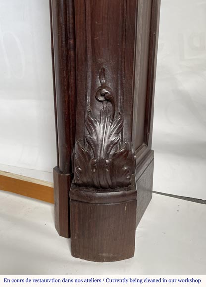 Cheminée en bois de style Louis XV, à la belle coquille Cheminée en bois de style Louis XV, à la belle coquille-3