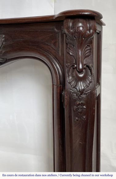 Cheminée en bois de style Louis XV, à la belle coquille Cheminée en bois de style Louis XV, à la belle coquille-7