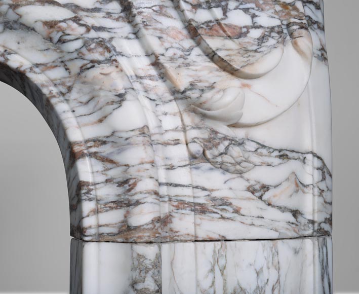 Cheminée de style Louis XV en marbre Brèche de Médicis au motif fleur de lys en feuille d'acanthe Cheminée de style Louis XV en marbre Brèche de Médicis au motif fleur de lys en feuille d'acanthe-10