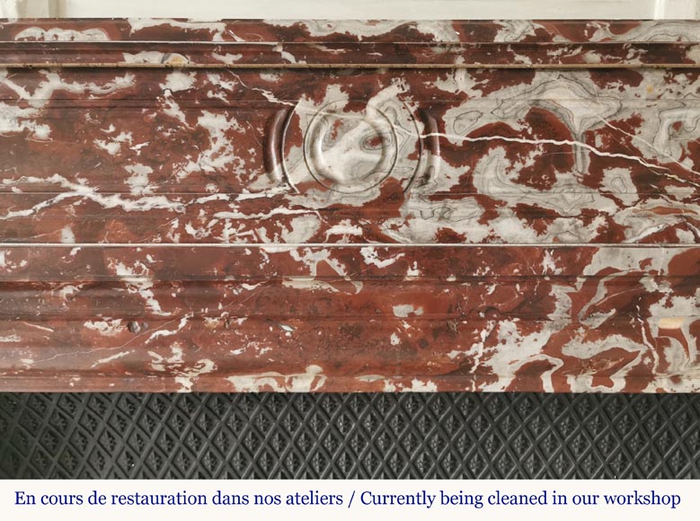 Cheminée Boudin à acrotère en marbre Rouge du Nord  Cheminée Boudin à acrotère en marbre Rouge du Nord -1