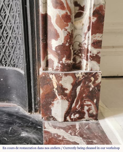 Cheminée Boudin à acrotère en marbre Rouge du Nord  Cheminée Boudin à acrotère en marbre Rouge du Nord -7