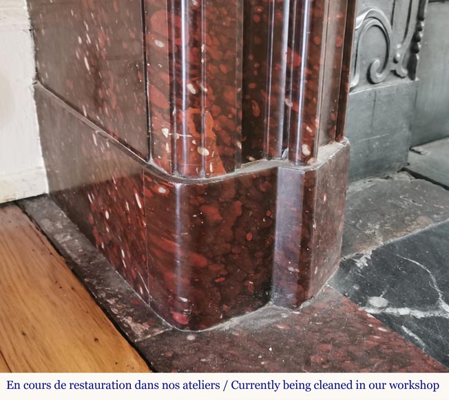 Cheminée Boudin de style Louis XIV en beau marbre Rouge Griotte Cheminée Boudin de style Louis XIV en beau marbre Rouge Griotte-4