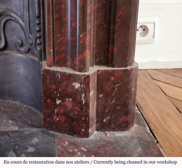 Cheminée Boudin de style Louis XIV en beau marbre Rouge Griotte Cheminée Boudin de style Louis XIV en beau marbre Rouge Griotte-7