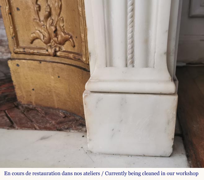 Cheminée du début du 19è siècle,  style Louis XVI en marbre statuaire à la frise grecque Cheminée du début du 19è siècle,  style Louis XVI en marbre statuaire à la frise grecque-9