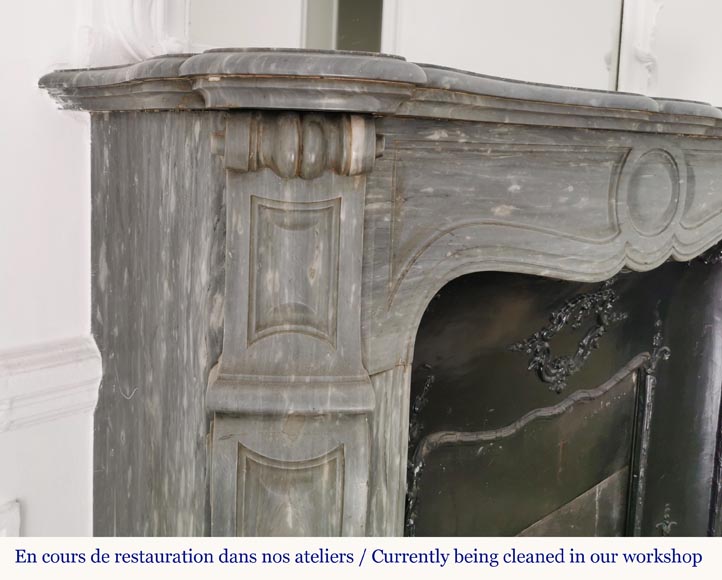 Belle cheminée Pompadour en marbre bleu Turquin Belle cheminée Pompadour en marbre bleu Turquin-3