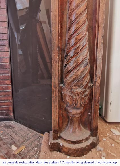 Rare cheminée en terre cuite de style Louis XVI à colonnes torses, début du XIXe siècle Rare cheminée en terre cuite de style Louis XVI à colonnes torses, début du XIXe siècle-12