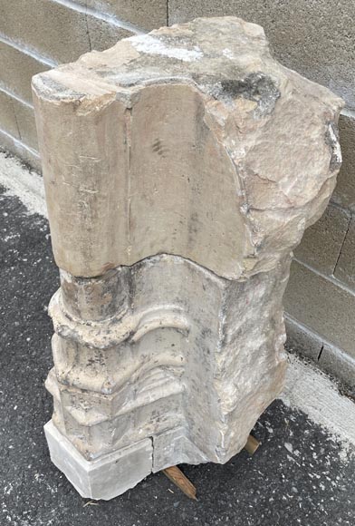 Importante cheminée en pierre du XVIIe siècle Importante cheminée en pierre du XVIIe siècle-7