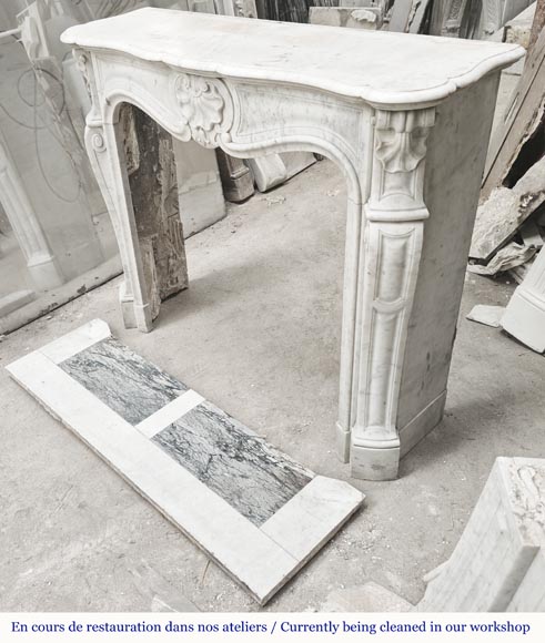 Cheminée de style Louis XV à trois coquilles, en marbre de Carrare Cheminée de style Louis XV à trois coquilles, en marbre de Carrare-6