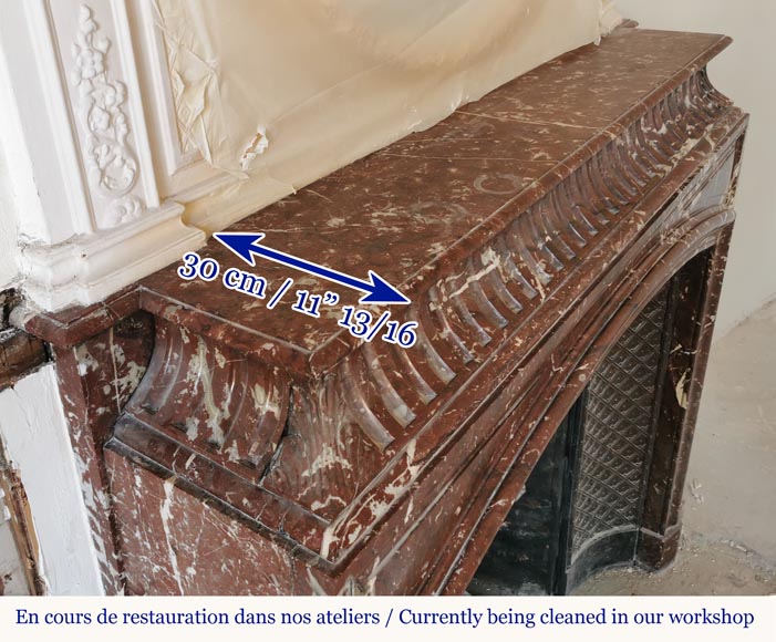 Cheminée de style Louis XIV à acrotère en marbre Rouge du Nord Cheminée de style Louis XIV à acrotère en marbre Rouge du Nord-8