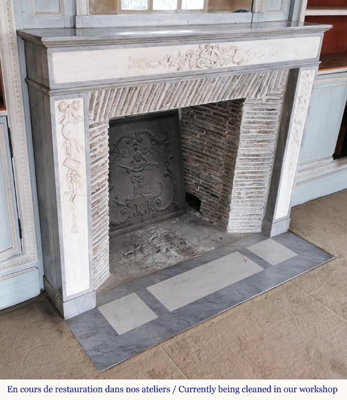 Cheminée de style Louis XVI en marbre statuaire et Bleu Turquin aux instruments de musique Cheminée de style Louis XVI en marbre statuaire et Bleu Turquin aux instruments de musique-5