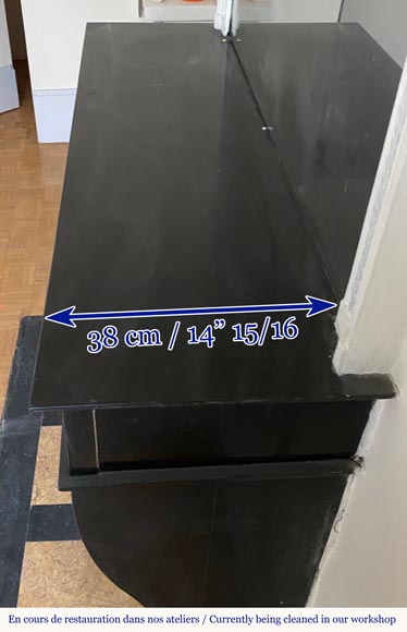 Petite cheminée de style Louis Philippe en marbre Noir Fin de Belgique Petite cheminée de style Louis Philippe en marbre Noir Fin de Belgique-3