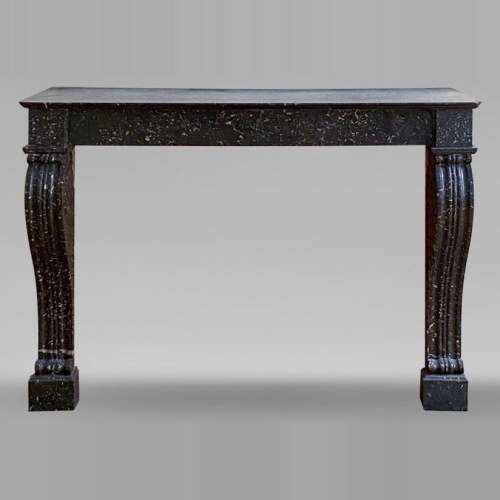 Cheminée de style Louis Philippe en marbre Gris Saint-Anne