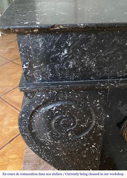 Cheminée de style Louis Philippe en marbre Gris Saint-Anne Cheminée de style Louis Philippe en marbre Gris Saint-Anne-3