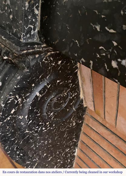 Cheminée de style Louis Philippe en marbre Gris Saint-Anne Cheminée de style Louis Philippe en marbre Gris Saint-Anne-4