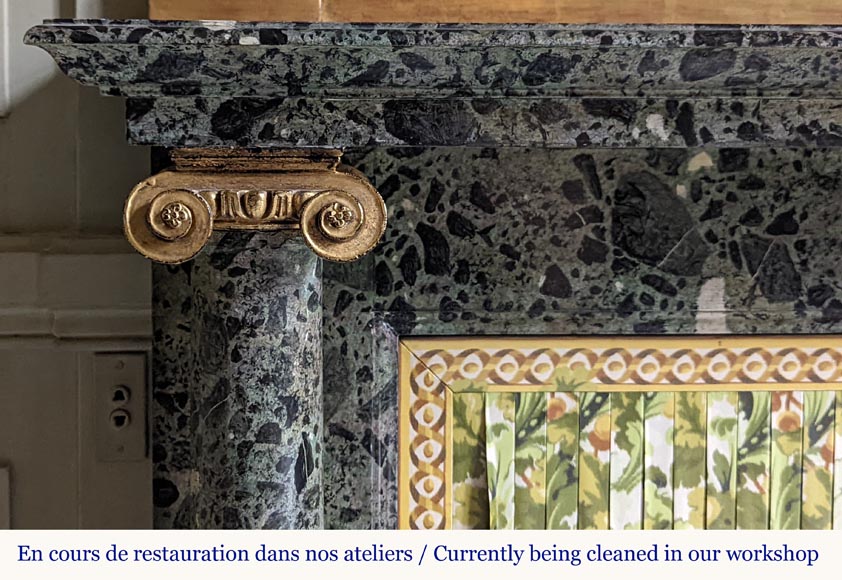 Cheminée de style Directoire à colonnes en bois peint en trompe-l'oeil de marbre Vert Antique Cheminée de style Directoire à colonnes en bois peint en trompe-l'oeil de marbre Vert Antique-3