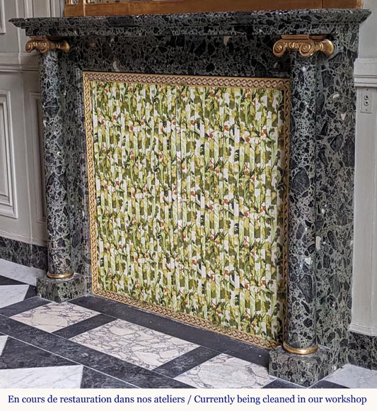 Cheminée de style Directoire à colonnes en bois peint en trompe-l'oeil de marbre Vert Antique Cheminée de style Directoire à colonnes en bois peint en trompe-l'oeil de marbre Vert Antique-6