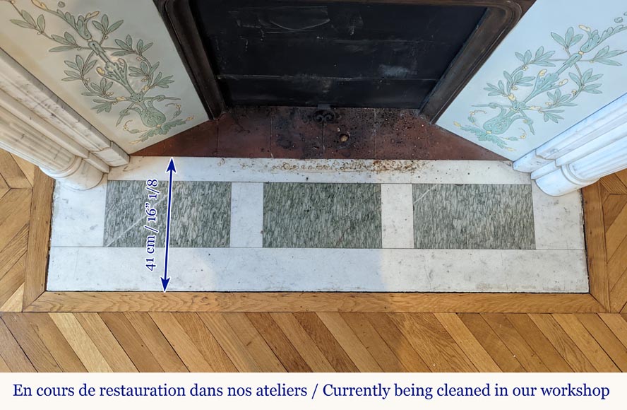 Cheminée de style Louis XVI à demie colonne et couronne de laurier Cheminée de style Louis XVI à demie colonne et couronne de laurier-12