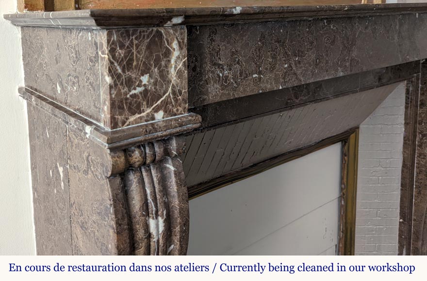 Cheminée Restauration en marbre Champlain noir Cheminée Restauration en marbre Champlain noir-3