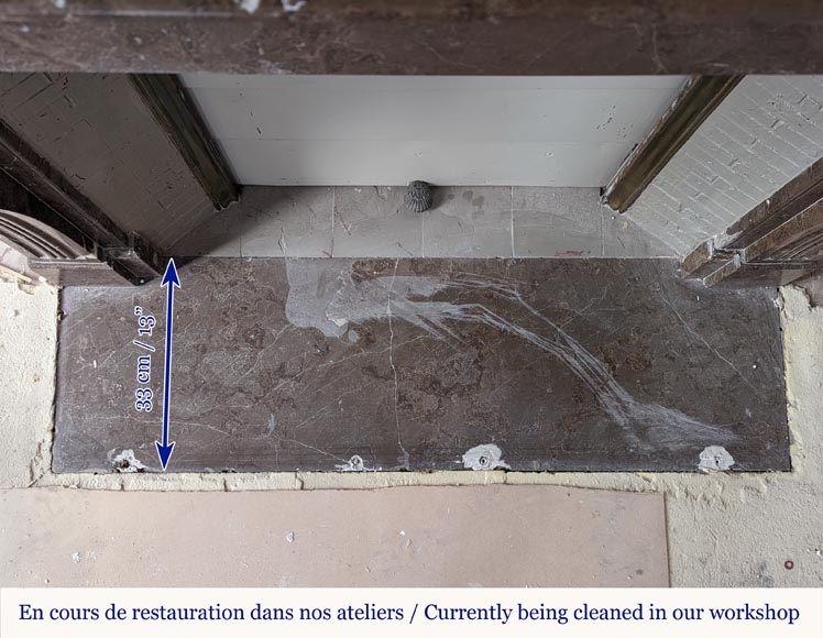 Cheminée Restauration en marbre Champlain noir Cheminée Restauration en marbre Champlain noir-7