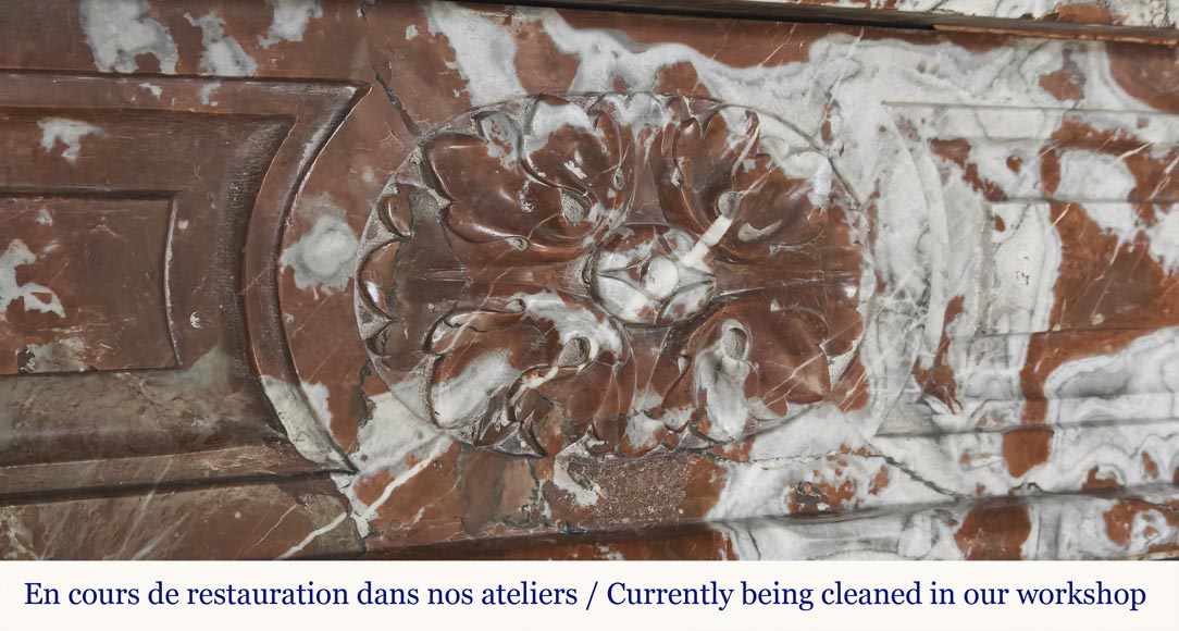 Cheminée de style Louis XVI légèrement galbée, en marbre Rouge du Nord Cheminée de style Louis XVI légèrement galbée, en marbre Rouge du Nord-2