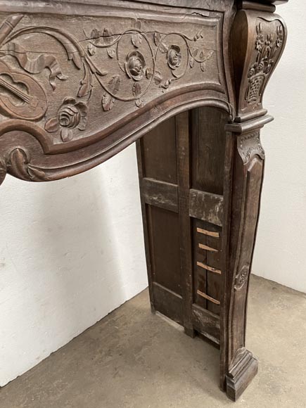 Cheminée en chêne d'époque Louis XV Cheminée en chêne d'époque Louis XV-11