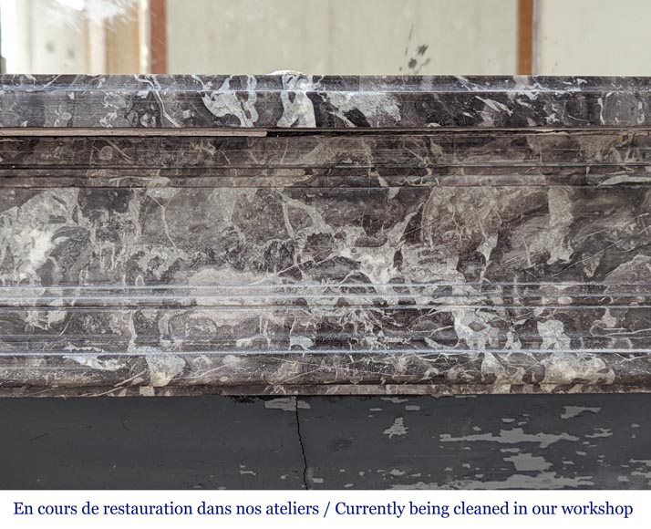 Cheminée d'époque Louis XVI en marbre gris des Ardennes Cheminée d'époque Louis XVI en marbre gris des Ardennes-1