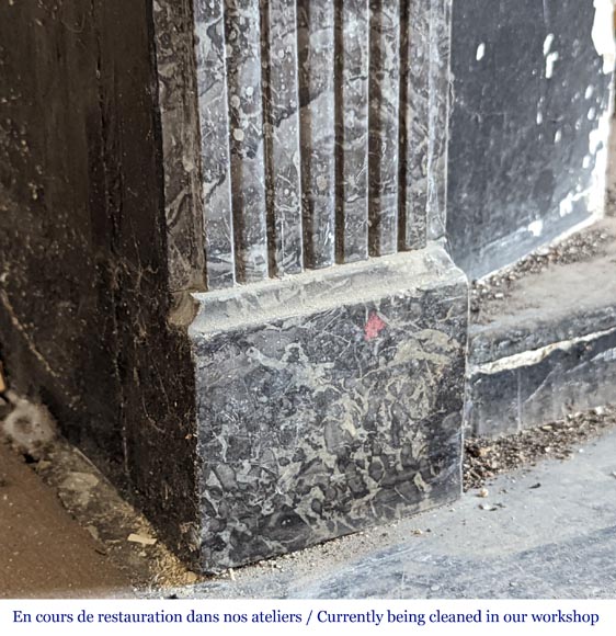 Cheminée d'époque Louis XVI en marbre Gris Sainte Anne Cheminée d'époque Louis XVI en marbre Gris Sainte Anne-4