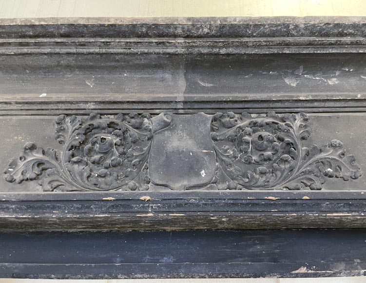 Cheminée ancienne en bois et carton de style Néo-Gothique Cheminée ancienne en bois et carton de style Néo-Gothique-1