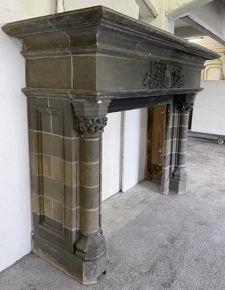 Cheminée ancienne en bois et carton de style Néo-Gothique Cheminée ancienne en bois et carton de style Néo-Gothique-3