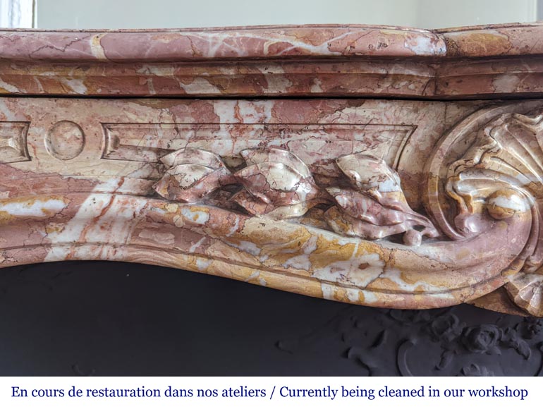 Cheminée de style Louis XV en brèche de Saint-Maximin Cheminée de style Louis XV en brèche de Saint-Maximin-2